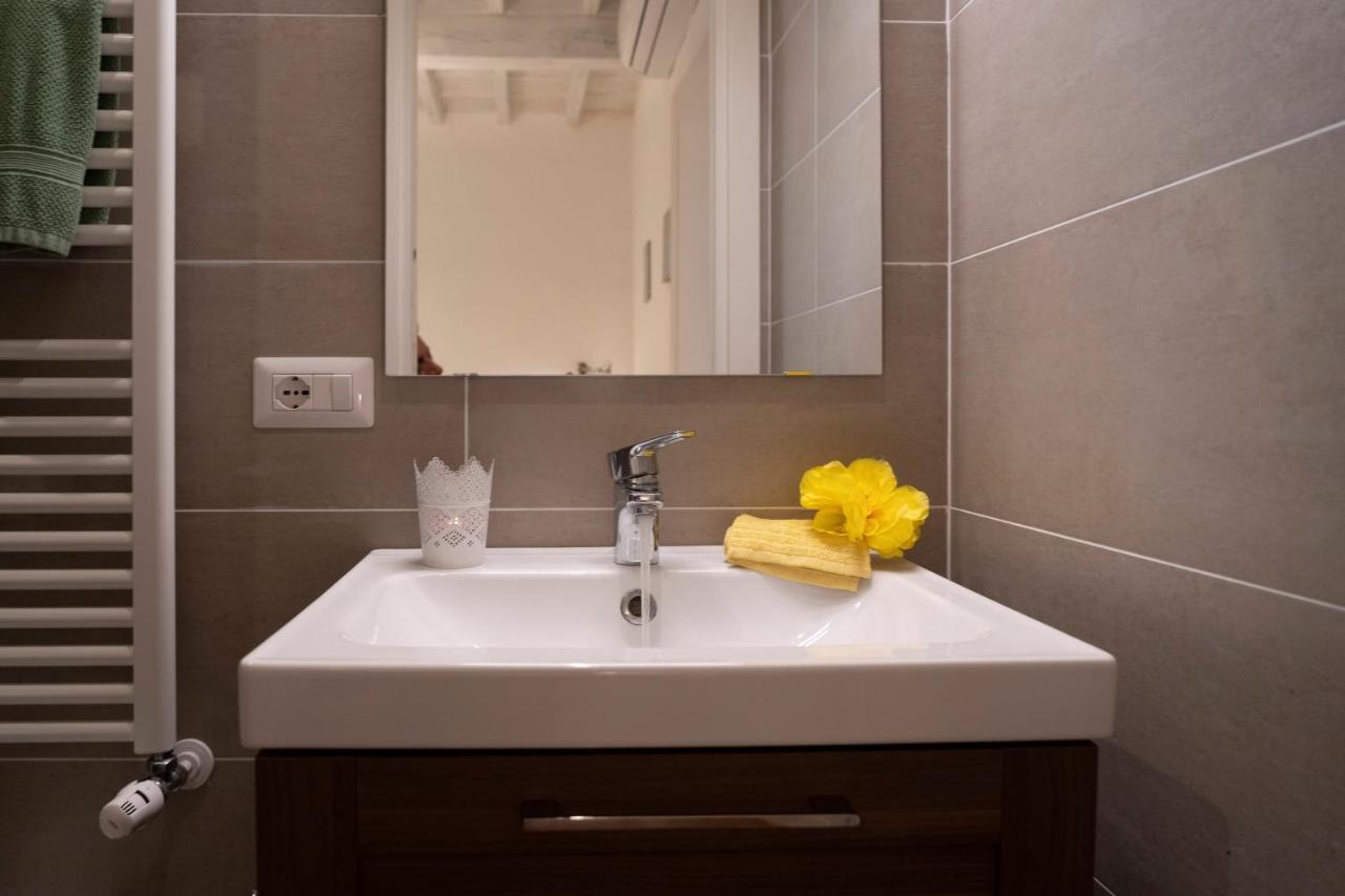 32 Nero - Florence Apartment San Niccolo Bagian luar foto