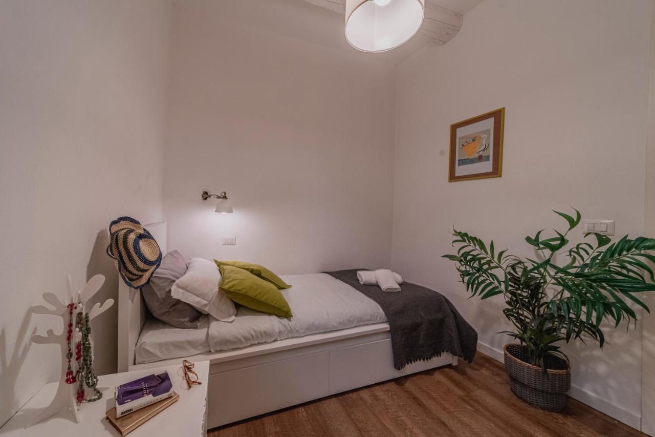 32 Nero - Florence Apartment San Niccolo Bagian luar foto