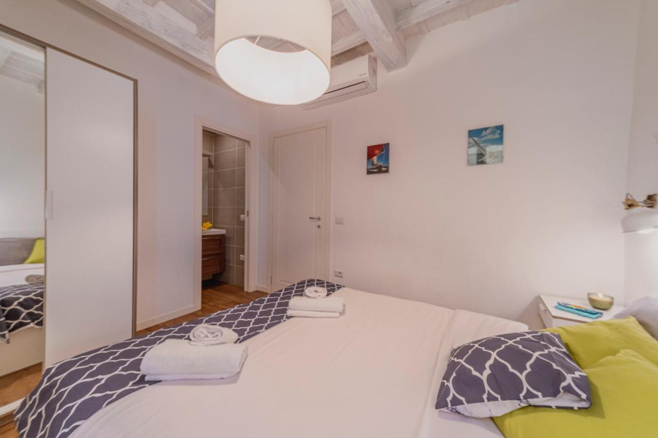 32 Nero - Florence Apartment San Niccolo Bagian luar foto